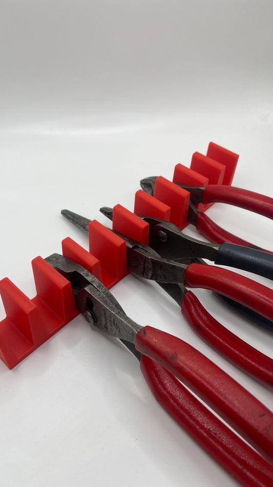 Magnetic plier organiser